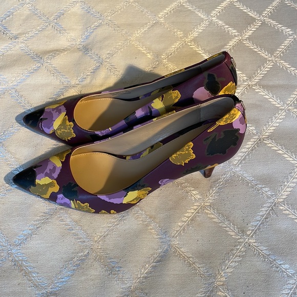 Coach Floral Leather Pump, new - Picture 2 of 12